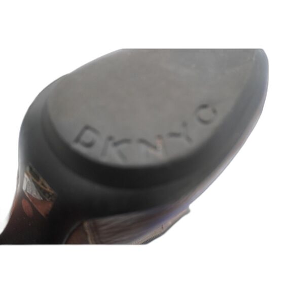 DKNYC Sydney Taupe Light Gray Leather Knee-High High Heeled Boot Size 8.5 - Picture 12 of 13